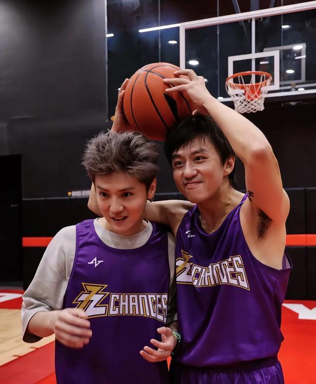 tenan, 体育馆打篮, 邓超在上海