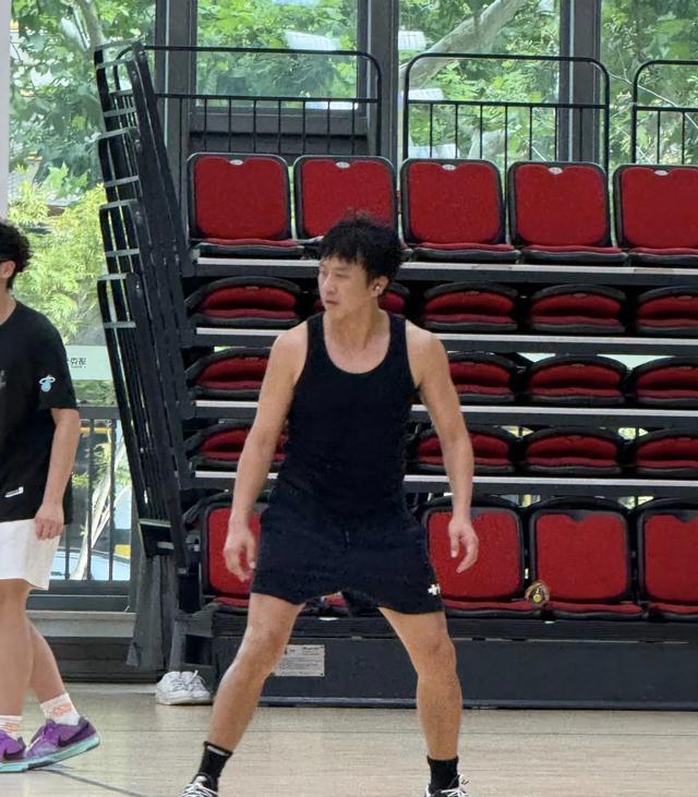 邓超又换上, AA, 自信