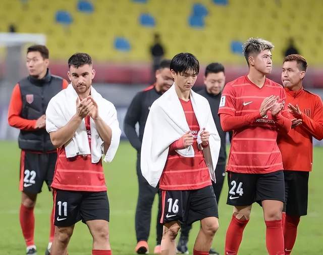 照系是沙特, 亚冠的阶段, 么多外援